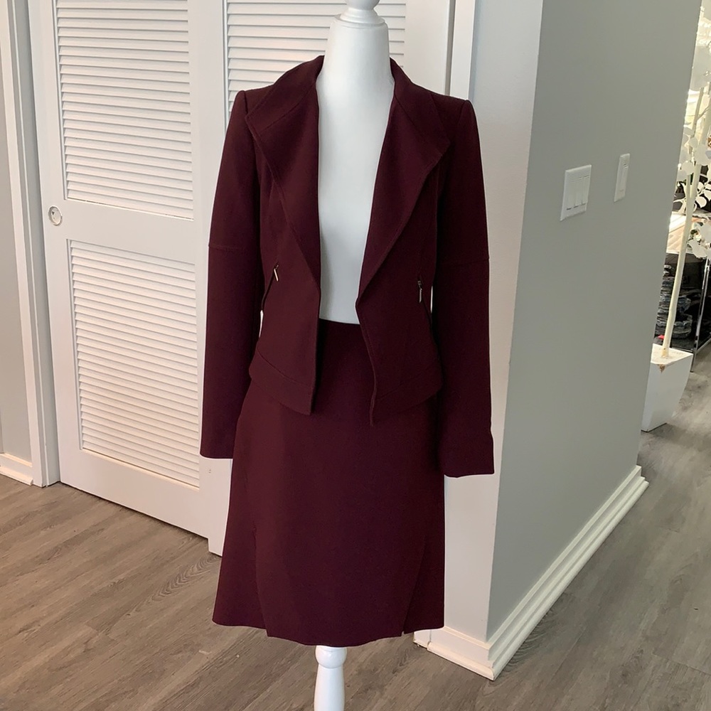 White House black market- maroon skirt suit!!